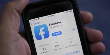 Zëri i Amerikës: 5 arsye se pse Facebook-u duhet të shqetësohet pas informacioneve të rrjedhura