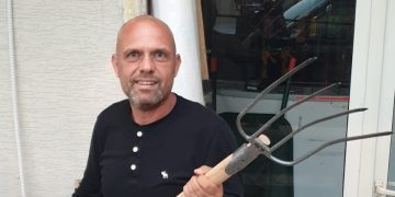 Pasi e hodhi në rrugë PS dhe LSI, Ylli Manjani bëhet “yll ndriçues” për demokratët e PD-së: Bashkohun i me “Foltoren” e vetmja rrugë që PD të mbetet parti!