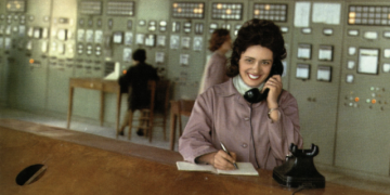 Nga misionare të socializimit në Shqipëri, në spiune të imperializmit