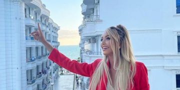 Miss-i shqiptar: 13 vjeç më përdhunuan dhe trafikuan. Interpoli më la në jetimore, familja s’dinte a isha gjallë