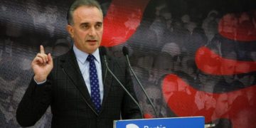 Luan Baçi reagon pas shkarkimit nga Basha, si kryetar i PD në Fier