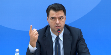 Basha: S’ka forcë që na ndalë rrugën për ndryshim, kundër të gjitha pengesave! Shqiptarët s’kanë bukë të hanë, ju flisni për satelitë