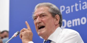 Berisha: Më shpallën “non grata” se iu kam mbrojtur juve o popull, dhe se sulmova reformën në drejtësi dhe Sorosin