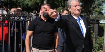 Berisha i kërkon Bashës dhe PD-së ta mbrojnë, nëse e burgosin: Veproni si republikanët francezë me Sarkozy