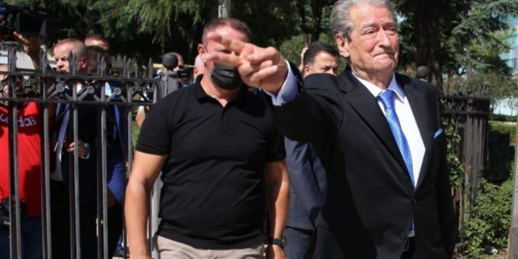 Berisha i kërkon Bashës dhe PD-së ta mbrojnë, nëse e burgosin: Veproni si republikanët francezë me Sarkozy