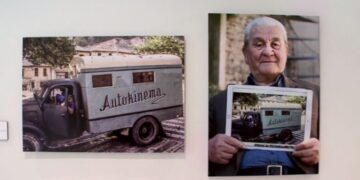 “Burri film”! Koha e autokinemave shëtitëse dhe makina që përfundoi në hekurishte