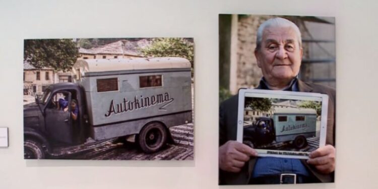 “Burri film”! Koha e autokinemave shëtitëse dhe makina që përfundoi në hekurishte