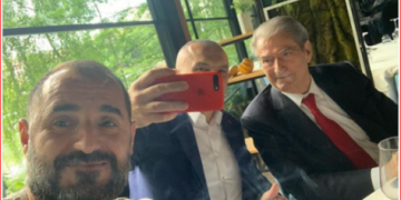 “Isologët” e Foltores sulmojnë Alizotin! Çim Peku: Je më shumë kundër Berishës, nuk je politikan ti
