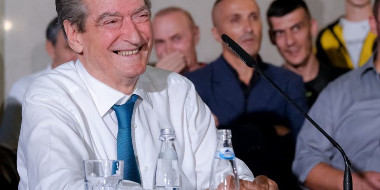 Oerd Bylykbashi negocioi për shpëtimin e Sali Berishës?! SHBA: “Non grata” nuk negociohet