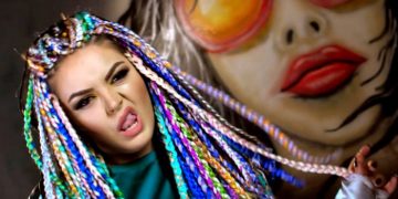 Këngëtarja shqiptare e ngacmoi te “allatet”! Ja si reagoi ish-futbollisti në Big Brother Vip (Foto)