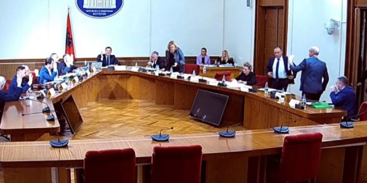 “Alibeaj show”: PD e kërkon hetimin e 25 prillit… si një spektakël teatral