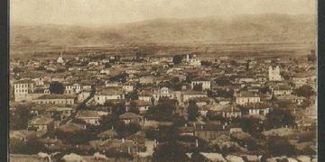 Historia e banorëve që erdhën në Korçë më 1860. Vllehët blenë kodrat e qytetit, krijuan lagjen “Barç”