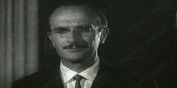 9 tetor 2015 u nda nga jeta aktori Lazër Vlashi (1919 – 2015), e kujtojmë me nderim e respekt