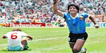 Më 30 tetor të vitit 1960 lindi legjenda e futbollit Diego Armando Maradona