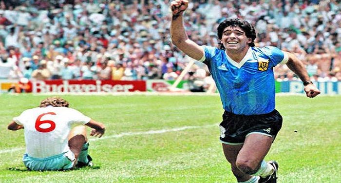 Më 30 tetor të vitit 1960 lindi legjenda e futbollit Diego Armando Maradona