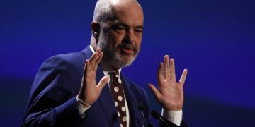 Çudira në parlament, Rama: Vitin që vjen do të çojmë në orbitë dy satelitë, “Albania 1” dhe “Albania 2”