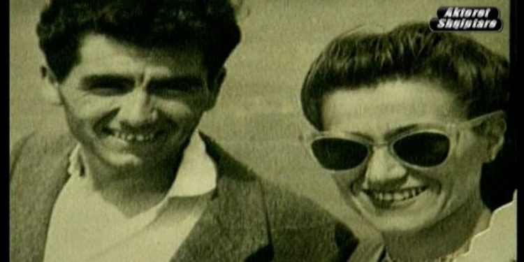 “Jepi Dhorkë, mos e çaj kokën”! Problemet e çiftit Orgocka me Enver Hoxhën kur shihte filmin “Zonja nga qyteti”