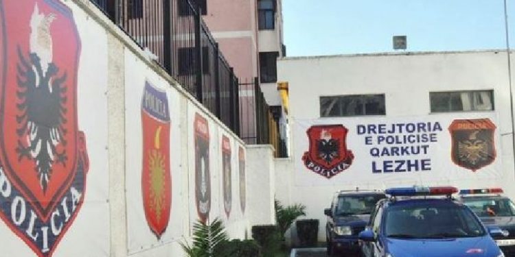 VIDEO/ ‘Far west’ në Lezhë, kishin konflikt me pronarin i shkojnë në lokal të armatosur me kallashë e të maskuar, terrorizojnë të rinjtë! Policia e mëson 1 javë më pas, në kërkim 4 persona