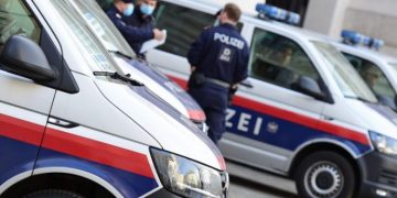 Tjetër ngjarje horror në Austri: Burri serb masakron për vdekje bashkëshorten shqiptare! Pasi kryen krimin makabër ulëret me të madhe: E vrava gruan!