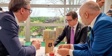 Tani që Zaev iku çfarë do të ndodhë me ‘Open Balkan’? Rama dhe Vuçiç takohen në Skoci, ende nuk dihet fati i Samitit të Beogradit! Në takim edhe Pendarovski