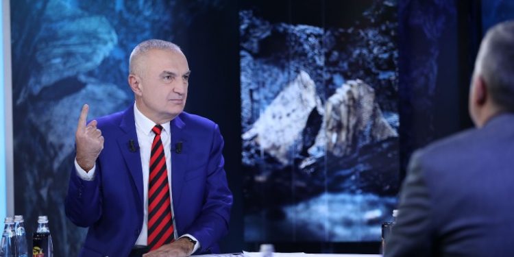 Korbat i nxjerin sytë njëri tjetrit! Meta deklaron votën antiamerikane dhe dashurinë për Berishën, si përgjohet nga shtetet e huaja, pabesinë e mysafirit Luli dhe si i’a futi Monika me mandatet e djegura!