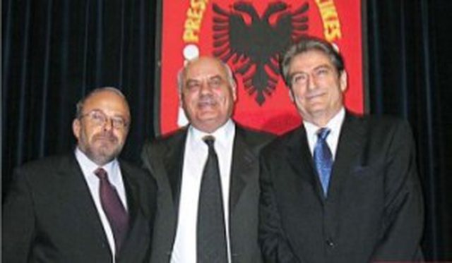 “Si e pajtova Fatos Nanon me Sali Berishën”?! Alfred Moisiu nxjerr prapaskenat politike dhe zbulon gabimin fatal që i kushtoi shumë të ardhmes së Shqipërisë
