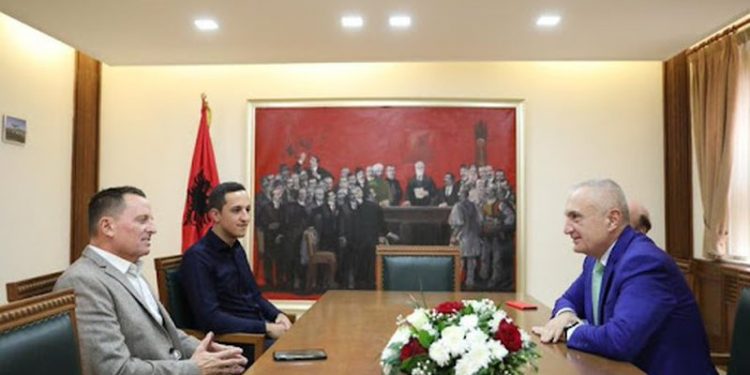 Zbulohet arsyeja e ardhjes: Presidenti e pret në takim për hallin e tij! Meta-Berisha varin shpresat tek lobuesi i tyre Richard Grenell për të qetësuar raportet me SHBA
