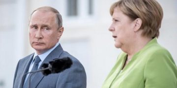 Çfarë po ndodh? Merkel telefonon me urgjencë Putin