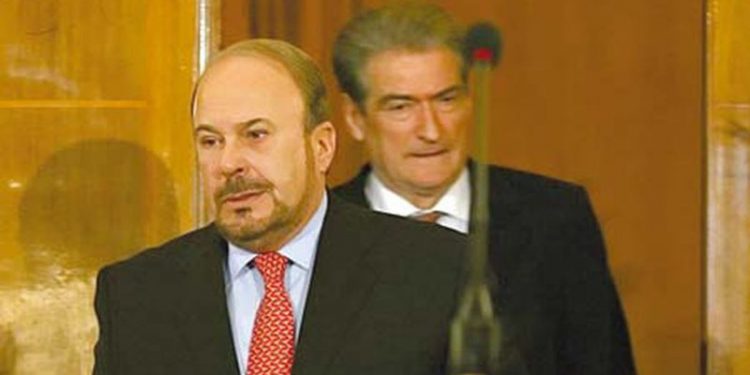 “Në 2007 Berisha donte që Fatos Nano të zgjidhej President”, deputeti i PD-së nxjerr prapaskenat nga selia blu dhe ngre alarmin: Një grup politikanësh e kundërshtoi! Sot gjendja është e trishtë!