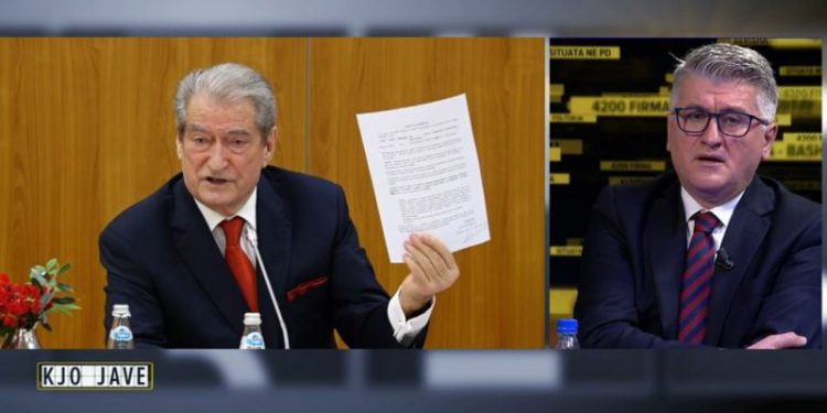 “E turpshme dhe mashtrim të premtohen poste për të mbështetur Foltoren kur nuk ke asgjë në dorë”