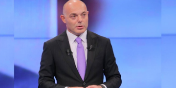 Blendi Fevziu reagon i tronditur nga vrasja e rëndë në Fier: Përveçse një vrasje e tmerrshme, ajo është një kambanë për shoqërinë tonë