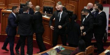 Zbardhen në Kuvend përgjimet e “Cosa Nostra”-s! Zv/kryeministri presion Drejtorit të Pastrimit të Parave për transfertën e 18 mln eurove