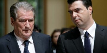 “Je i përshtatshëm për qelitë e Shqipërisë dhe SHBA-së”! Saliu paralajmëroi me burg pas largimit të Ramës, reagon për herë të parë Lulzim Basha