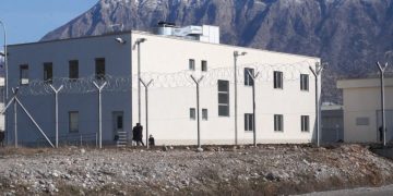 Ekskluzive! Skandal me gardianët e burgjeve!153 të dënuar ruanin të burgosurit, shumica janë ende në detyrë