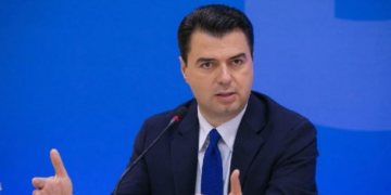 Intervistë nga “përrallaxhiu”! Akuzat e forta të Bashës: Berisha përjashtohet nga PD pas 11 dhjetorit, kriminelët e 25 prillit janë në foltoret e tij. Ja roli i Tom Doshit, Suel Çelës dhe Aqif Rakipit