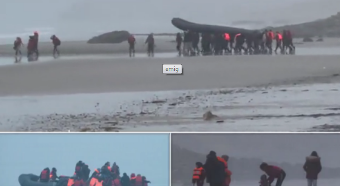 Momentet shokuese kur 40 emigrantë e trafikantë zbarkojnë barkat në breg në veri të Francës, asnjë polic nuk i ndalon