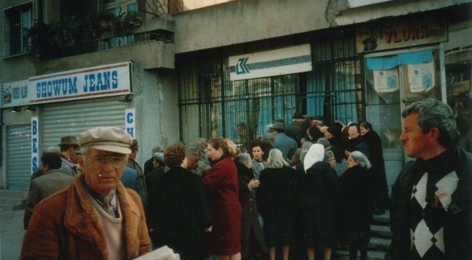 Kush ishin fajtorët për firmat piramidale?! A mund të shmangej kjo marrëzi kolektive? Zbardhet bilanci tragjik që shkaktuan