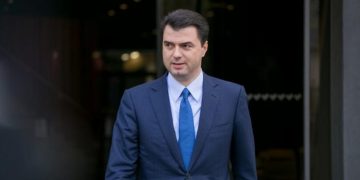 “Jo më 11 dhjetor”! Basha sfidon Berishën: Kuvendi legjitim i PD-së më 18 dhjetor