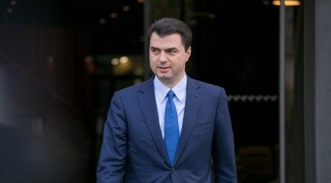 “Jo më 11 dhjetor”! Basha sfidon Berishën: Kuvendi legjitim i PD-së më 18 dhjetor