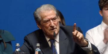 Një demagog i pandreqshëm, i paaftë, mëkatar dhe ende i rrezikshëm