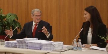 Investigimi/ Firmat e ‘foltores’ së Sali Berishës me gjeneralitete false! Si plotësohet formulari për mbajtjen e Kuvendit pa qenë anëtar
