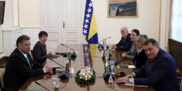 Escobar presion Bosnjes për “Open Balkan”