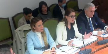 “Mos bërtit, përgjigju”, debat i fortë dhe qesharak në komision, Albana Vokshi: Grida, o Grida…