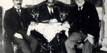 Jeta e panjohur e Ismail Qemalit pa ditëlindje dhe pa mbiemrin Vlora: Njihuni me greken Kleoniqi Surmeli, zonja e parë e shtetit shqiptar