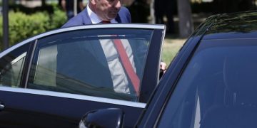 Mandati i përjetshëm i Arben Krajës se kanaleve dhe peshqve! Çohu Enver nga varri, se të dolën çunat në SPAK!