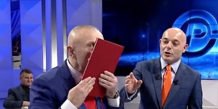 Gjykata Kushtetuese cakton datën kur do të vendosë për shkarkimin e Metës