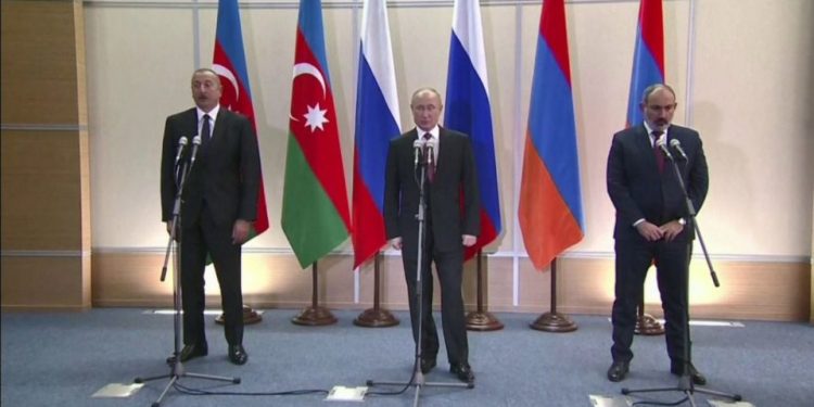 Nuk ia doli gjithë bota, Putin ul në tryezë presidentët e Azerbajxhanit dhe Armenisë
