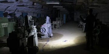 Media amerikane hyn brenda bazës së Poliçanit: Ka labirinte ku mund të humbisni