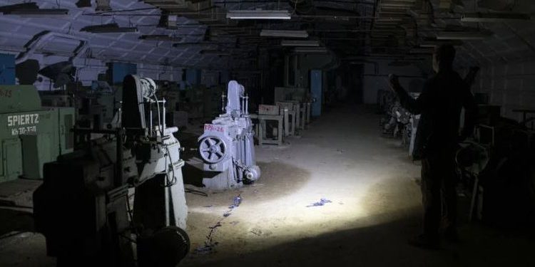 Media amerikane hyn brenda bazës së Poliçanit: Ka labirinte ku mund të humbisni