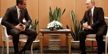 Mitsotakis udhëton drejt Moskës, takim zyrtar me Vladimir Putin